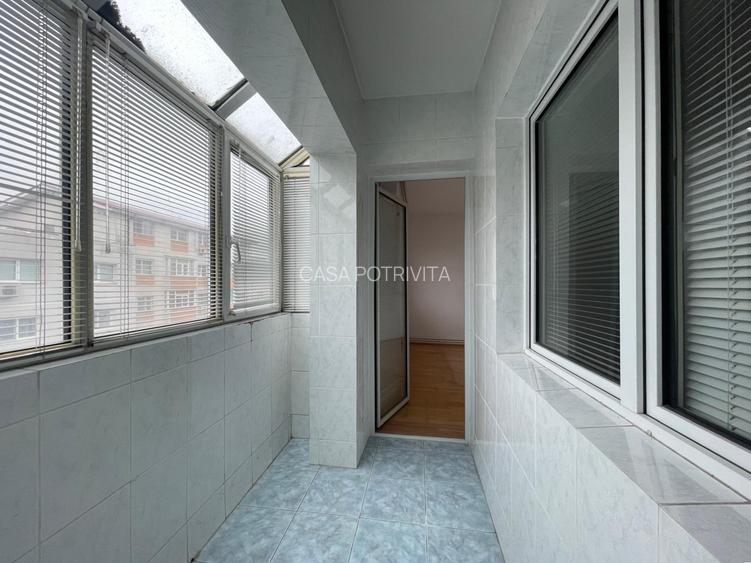 Tomis III, apartament cu 4 camere decomandate, centrala pe gaz, liber - 19