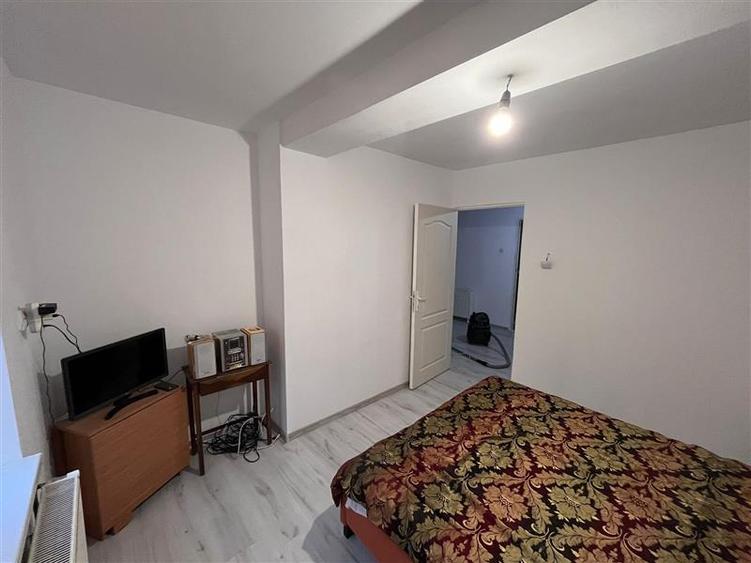 Apartament 3 camere, pe 2 nivele cu curte, in Bucium
