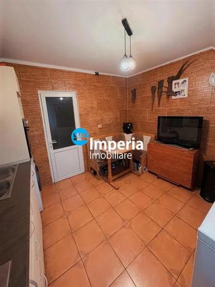 Apartament 3 cam, semi - decomandat, de vanzare in zona Tatarasi - Dispecer