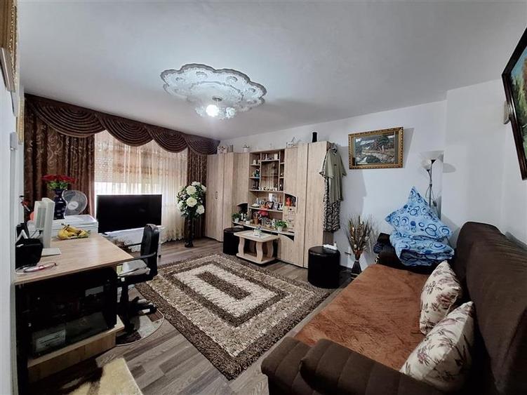 Apartament 2 camere decomandat, zona Neagoe Voda