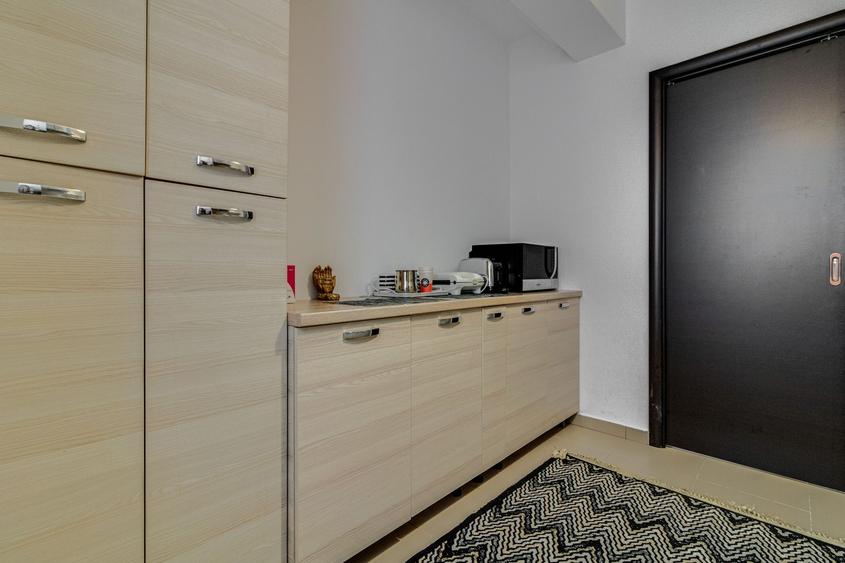 3 camere, LUMINOS, 90 mp + gradina 150 mp, View SUPERB,  Parcare!