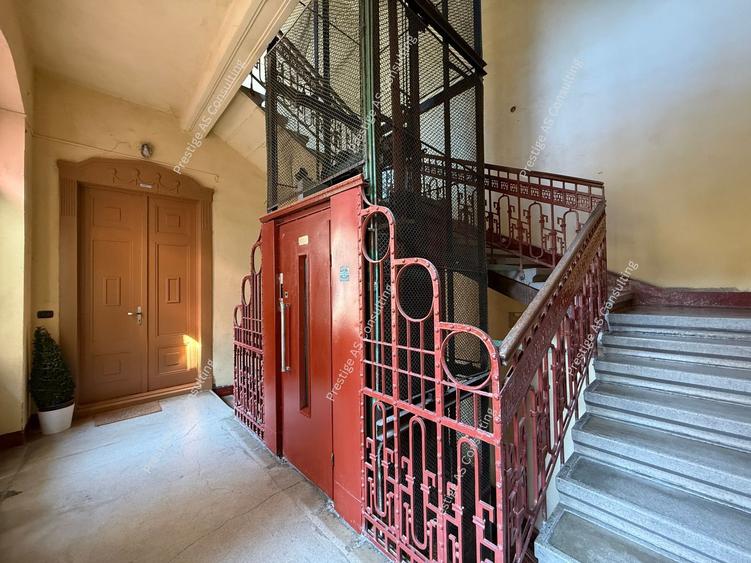 Spatiu Birouri 150 mp | Balcon cu vedere directa spre Piata Victoriei