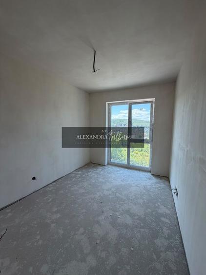 Apartament 3 camere, 2 bai, balcon, etaj intermediar, garaj, Zorilor