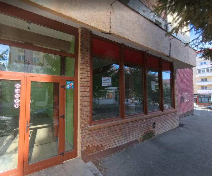 Spațiu Comercial în Cartier Valea Aurie, Str. Valea Aurie bl.30 Pret Negociabil