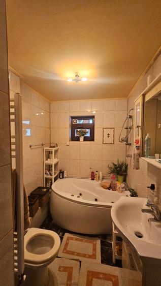Apartament 4 camzere zona Otopeni-Central