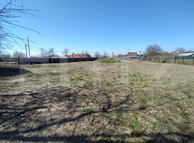 Teren Almăj, 1685 mp, deschidere 40m, cu utilități, 2 loturi - 5