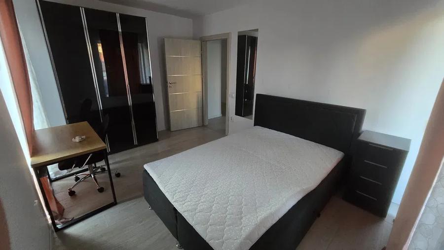 Apartament cu 3 camere, decomandat, 80mp, zona Centrala