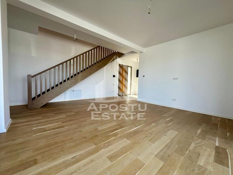 Casa Eco cu 5 camere, 3 bai, in Dumbravita