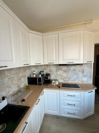 Apartament 3 camere Mamaia, vis a via de Hotel Iaki, cu vedere la lac