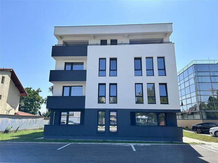 Apartament 3 Camere în bloc finalizat, etaj intermediar, construcție n