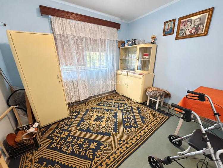 Apartament 3 camere| 47 mp| etaj 2| zona Cugir