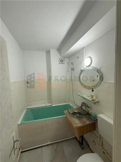 Apartament 2 camere cf 2 semidecomandat zona Ultracentrala