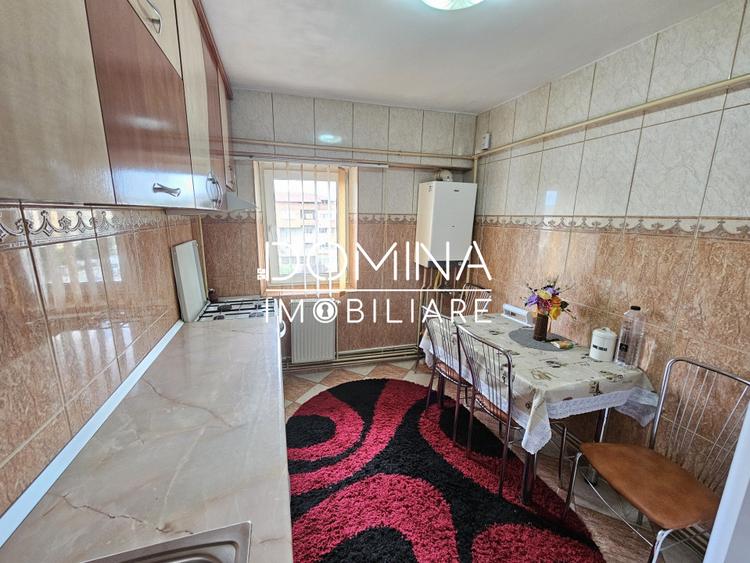 Închiriere apartament 3 camere situat în Târgu Jiu, strada 9 Mai - zona Mall
