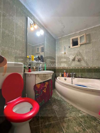 Apartament cu 4 camere, 80 mp, decomandat, strada Clujului - 13