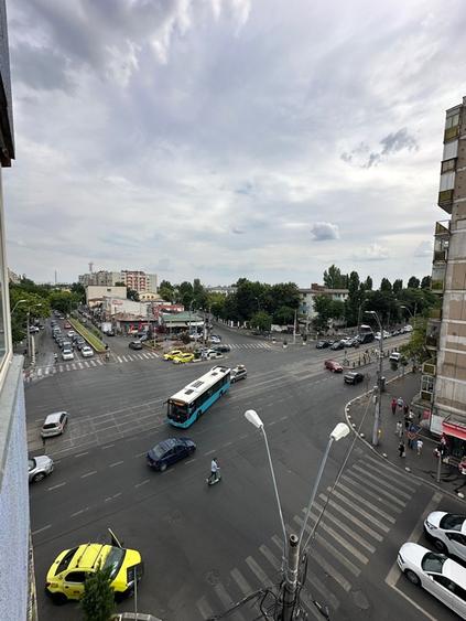 Rahova, et. 4/10, semidecomandat, constr. 1983, bloc stradal, 2 balcoane