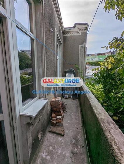 Nerva Traian, 1 apartament si 2 gars. in vila, SU 133 mp, teren 156 mp