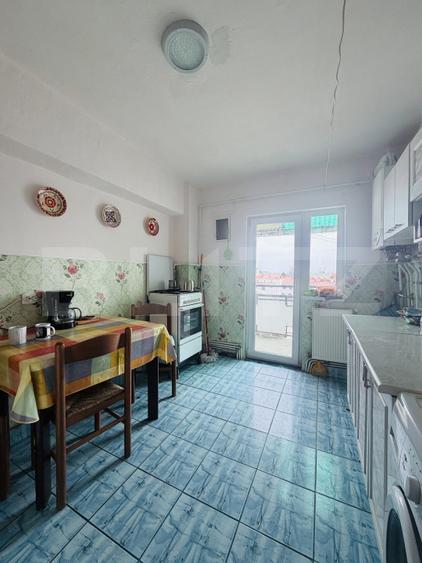 Apartament cu 4 camere, Campia Turzii, zona Centrala
