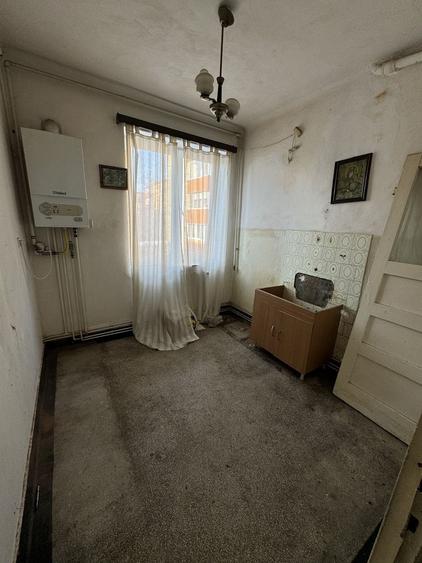 Apartament 3 camere in bloc vila, liber la vanzare zona Triaj