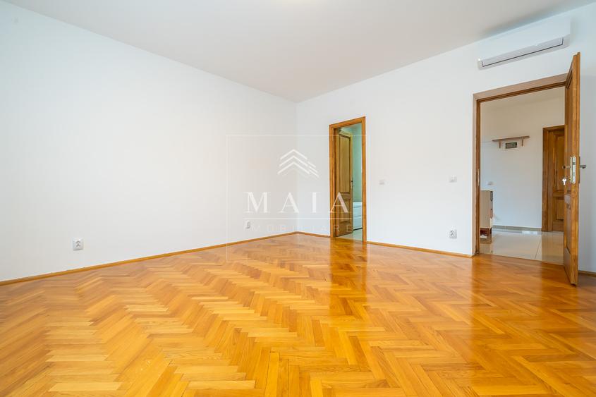 Apartament la casa, curte proprie 300 m, Calea Dumbravii-Sub Arini