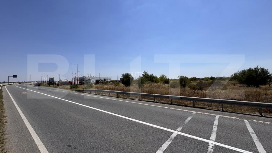 Teren intravilan, 44.421 mp, utilități la front, deschidere de + 130 m, Cârcea - 5