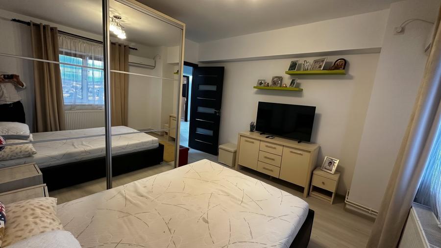 Apartament decomandat cu 3 camere, Ultracentral, centrală proprie