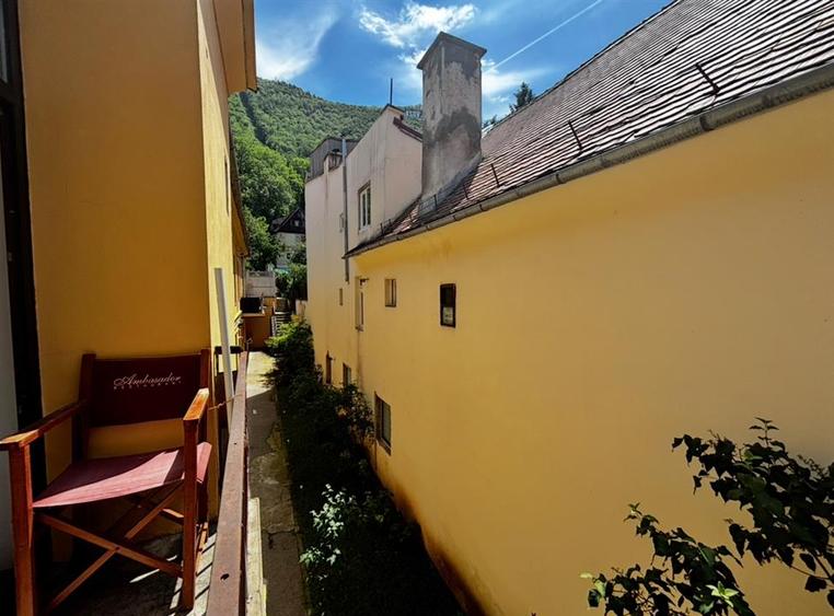 Apartament 6 Camere / Curte Privata | Centrul Istoric/ COMISION 0
