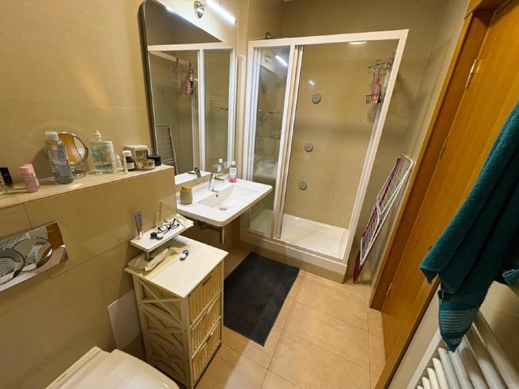 Proprietar vând apartament 3 camere bloc Teodor/ ISHO