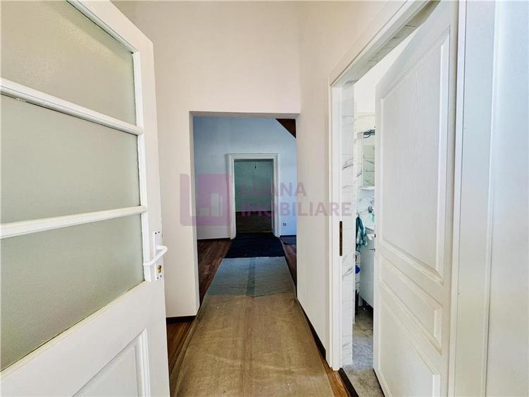 Apartament 2 camere de vanzare | Central | recent renovat | strada Crisanei