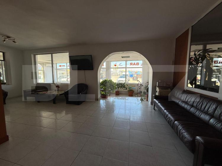 Hotel de închiriat, 12 camere, zona Peugeot