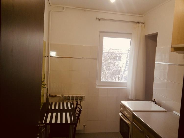 Garsoniera Alba Iulia, mobilată si utilată modern, renovată, curată, libera
