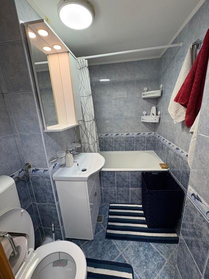 Berceni,ap. 2 camere,42mp,et.2,renovat recent,loc parcare inclus,420Euro/luna