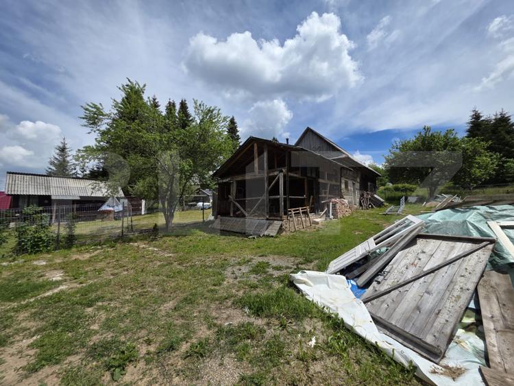 Casa de vacanta in curs de modernizare in Belis, 5 camere, 920mp teren drept