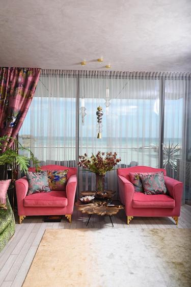 Apartament cu farmec si culoare de vanzare la malul Marii Negre - Mamaia