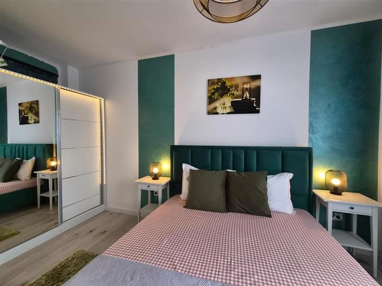 Apartament de lux 2 camere balcon parcare zona Doamna Stanca