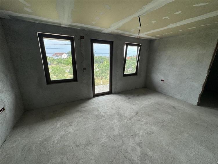 Casa noua cu 6 camere in SAGU la principala