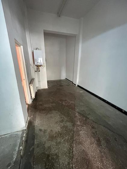 Spatiu Comercial de inchiriat in Sibiu pe Semaforului bl. 19 Pret negociabil