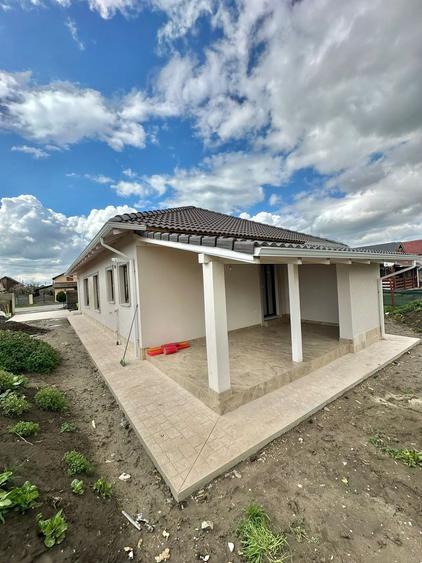 Individuala Parter Sanmihaiu Roman,4 Camere,2 Bai,Proiect Modern,Curte Amenajata