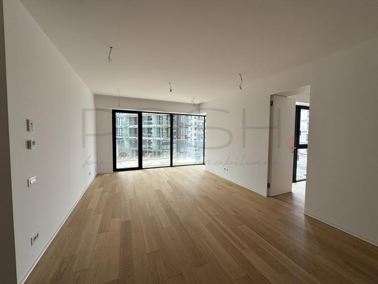 3 camere One Lake Club, cu piscină si promenadă pe lac