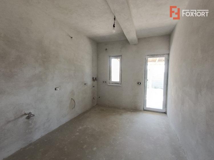 Duplex de vanzare cu 4 camere si teren de 290 mp - Giroc