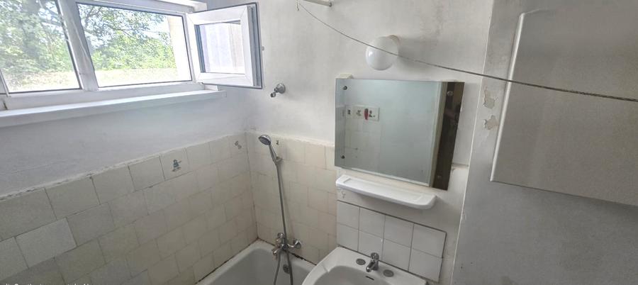 De vanzare - Apartament 2 camere Pajura
