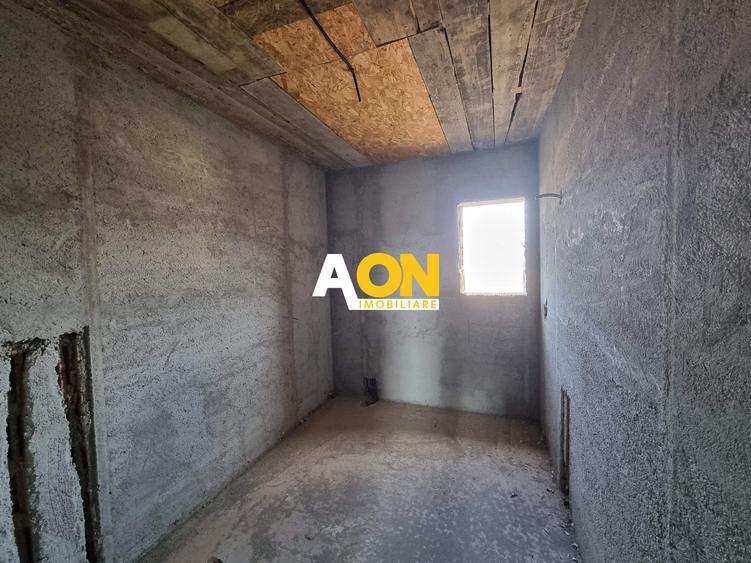 Casa la rosu,2100 mp teren,zona Micesti