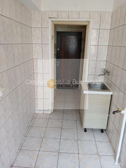 3 camere I Piata Mihail Kogalniceanu I De renovat I Etaj 4 - 8