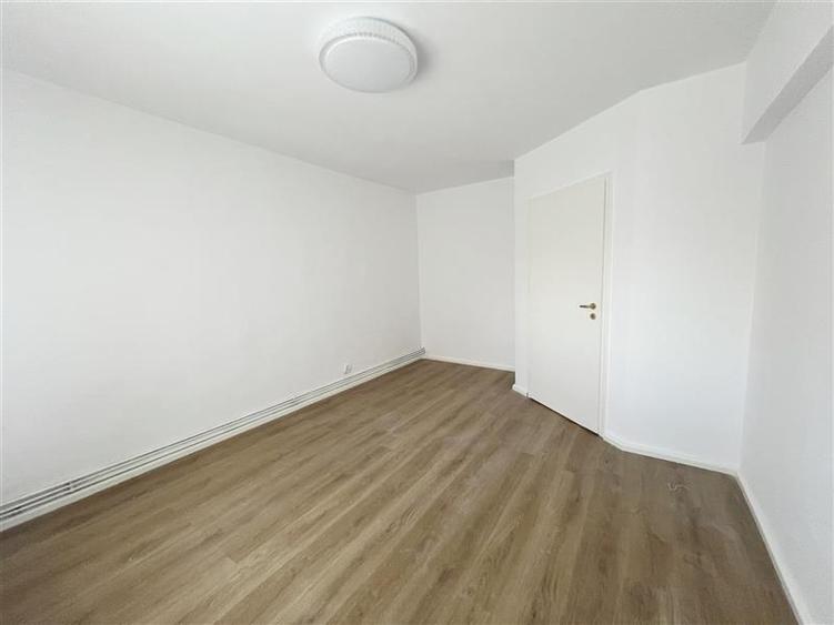 Apartament 2 camere decomandat etajul 1 zona Onix