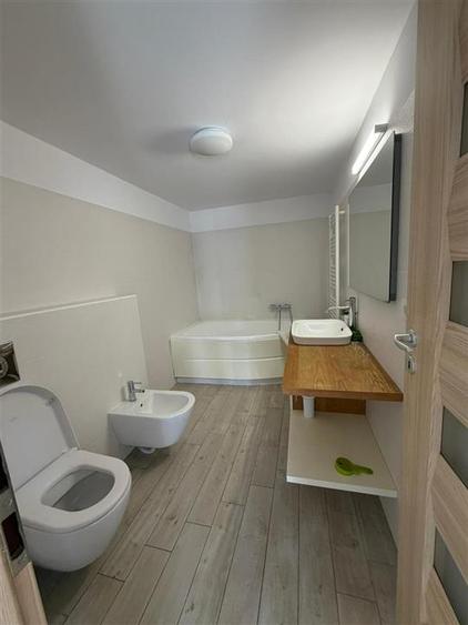 Apartament 3 Camere, Tractorul-Coresi