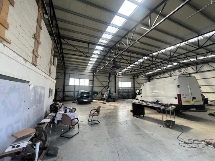 Teren 12.600 mp cu hală nouă 600 mp, oportunitate investiție