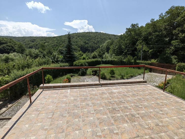 Casa/Vilă  aproape de pădure Vâlcele + 1235 m² teren 160.000 EURO