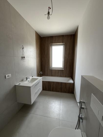 ULTIMUL APARTAMENT, CURTE PROPRIE, 3 CAMERE