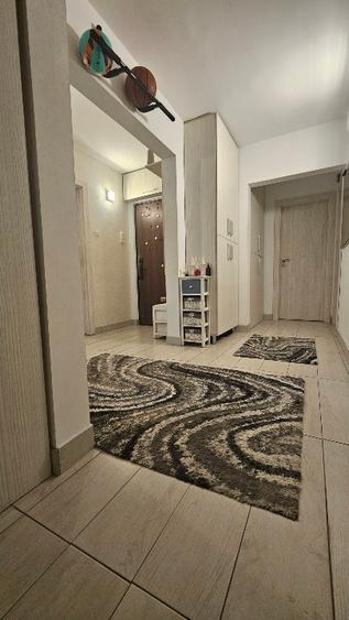 Dacia, apartament 4 camere, decomandat, mobilat si utilat, 2 bai plus balcon