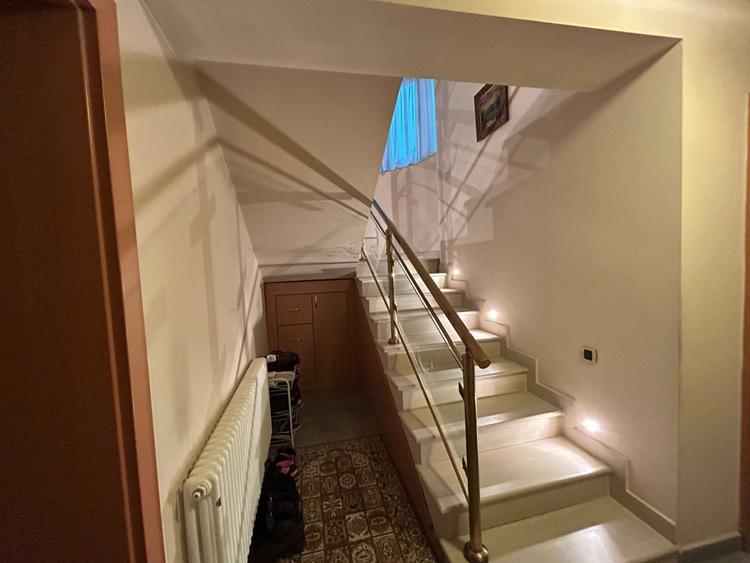 Casa individuala, 6 camere, 300 mp, 1100 mp teren, Prof Ioan Rus