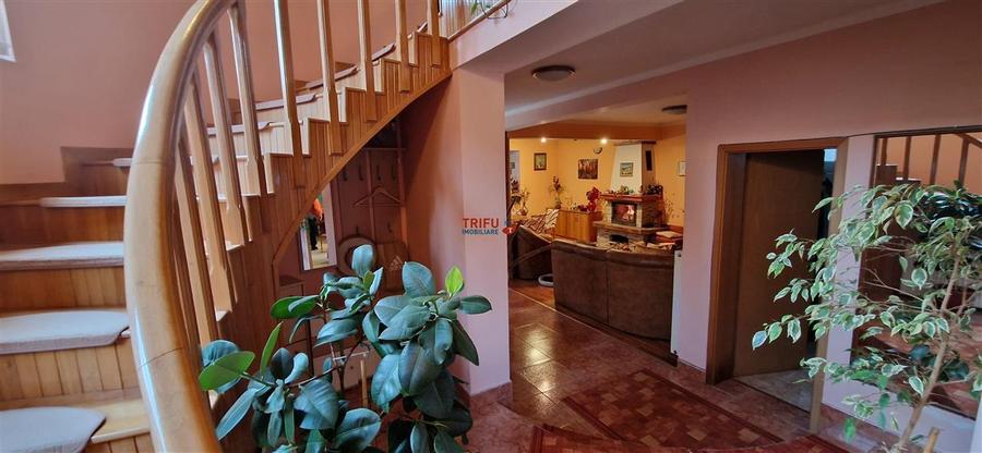 Casa cu 912mp teren 5 camere strada asfaltata